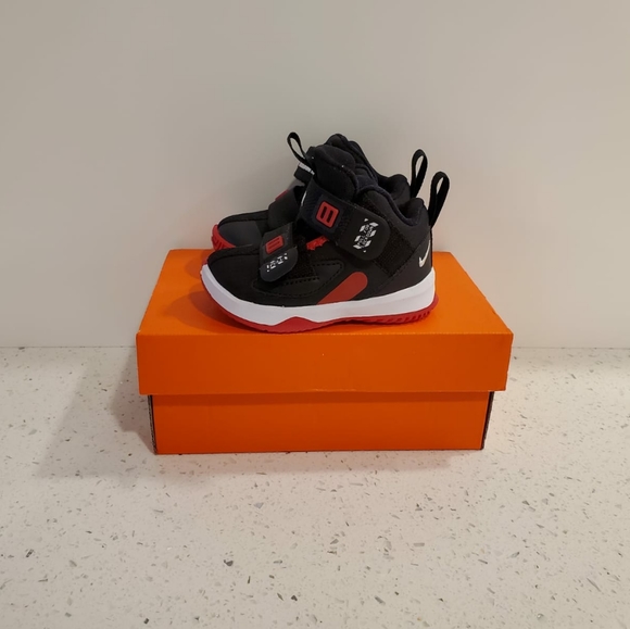 Lebron Soldier XIII TD - New w/Box - Picture 2 of 4